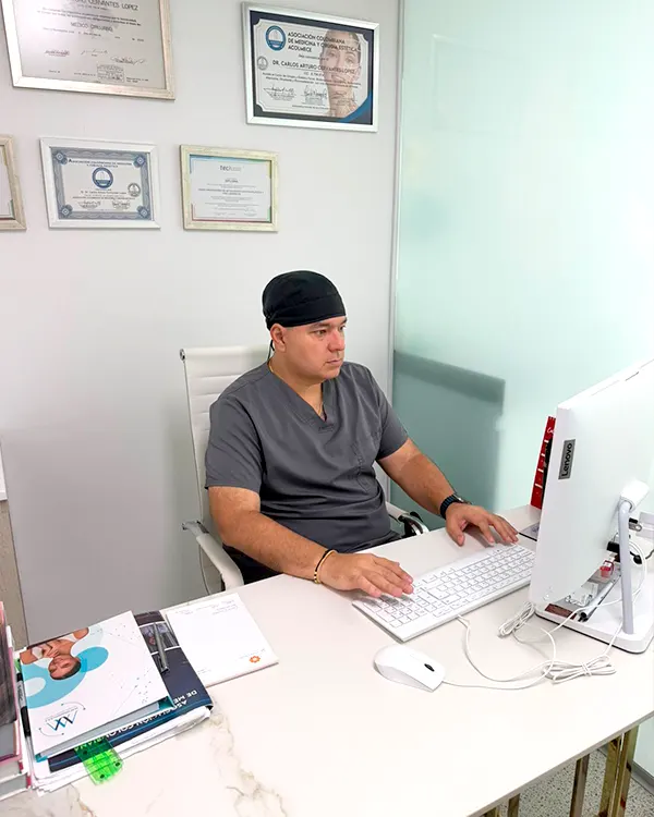 Img-Dr_Carlos_Cervantes-Contacto